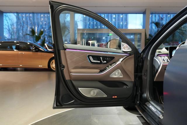 Mercedes-Benz S-Class 2022 thumb 6