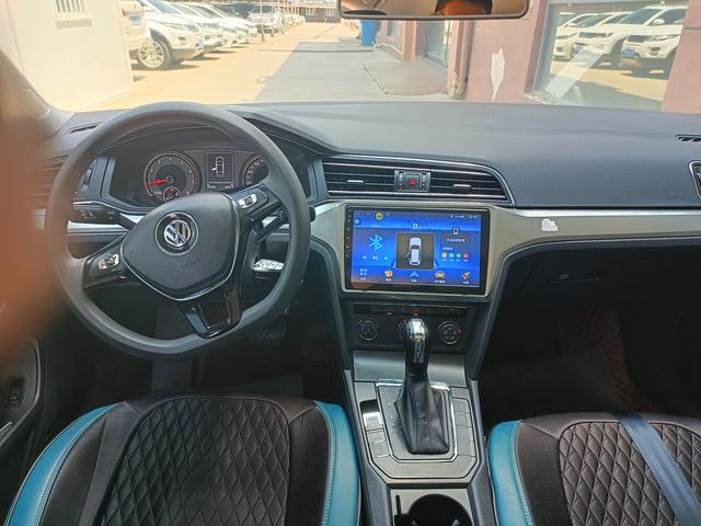 Volkswagen Lamando 2021 thumb 2