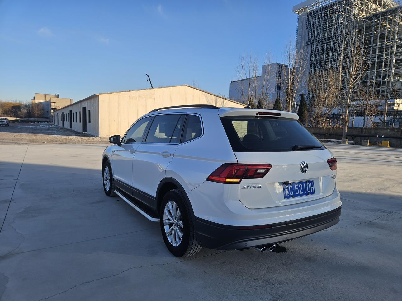 Volkswagen Tiguan 2017 thumb 2