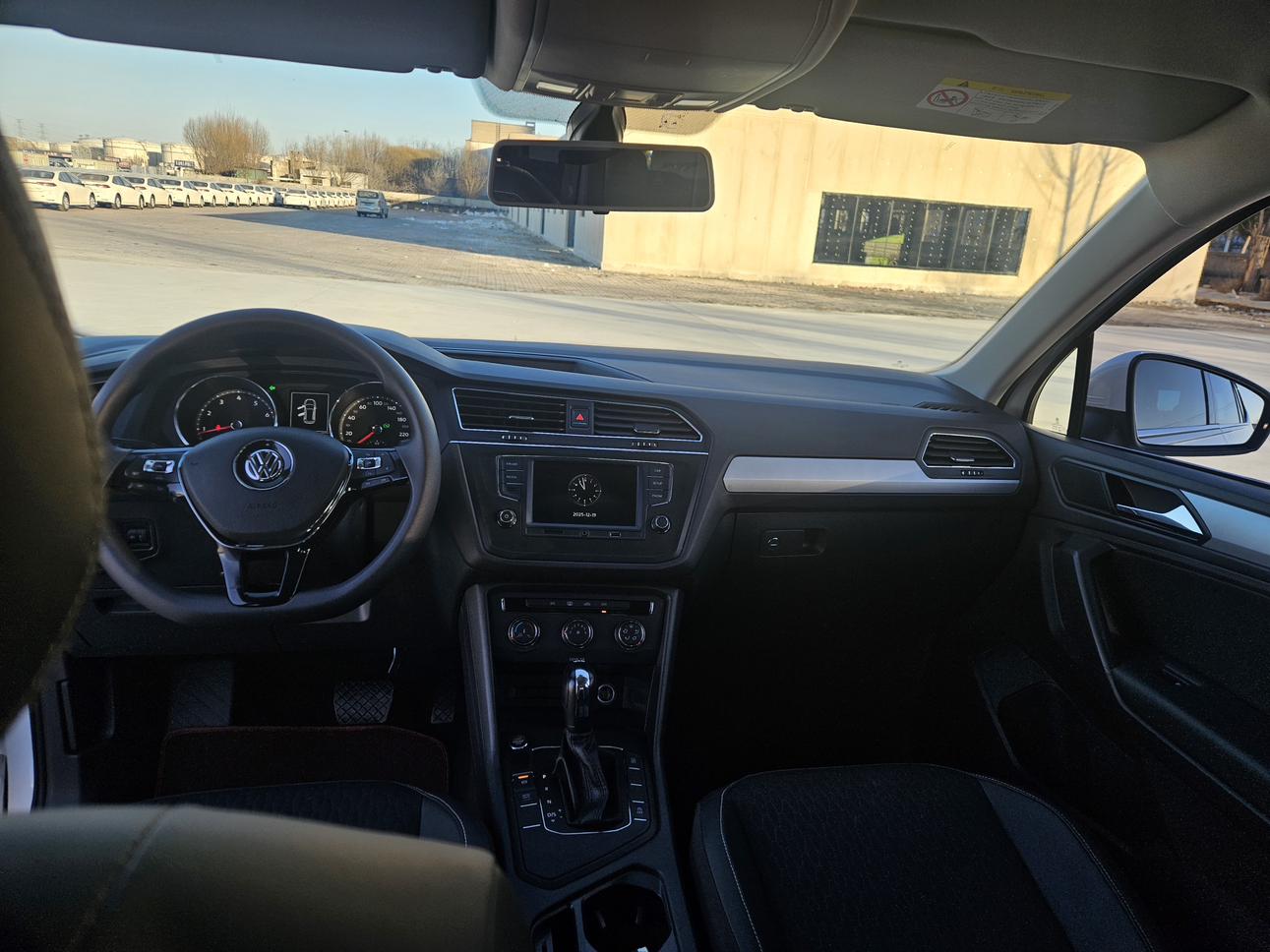 Volkswagen Tiguan 2017 thumb 5