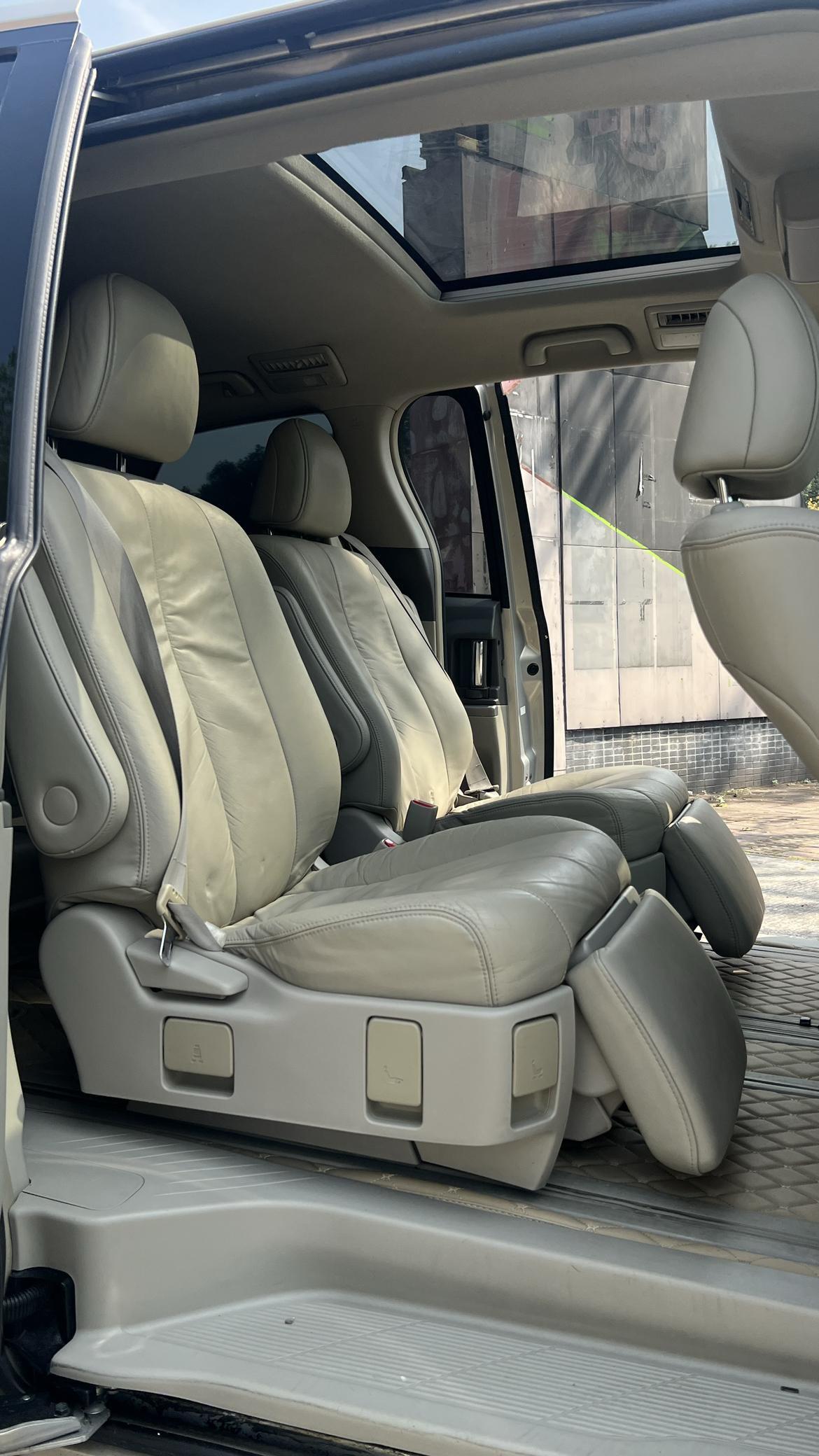 Toyota Previa 2009 thumb 12