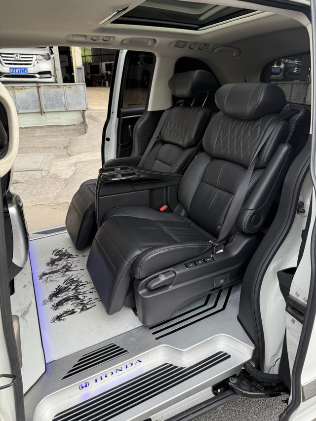 Honda Elysion 2019 thumb 10