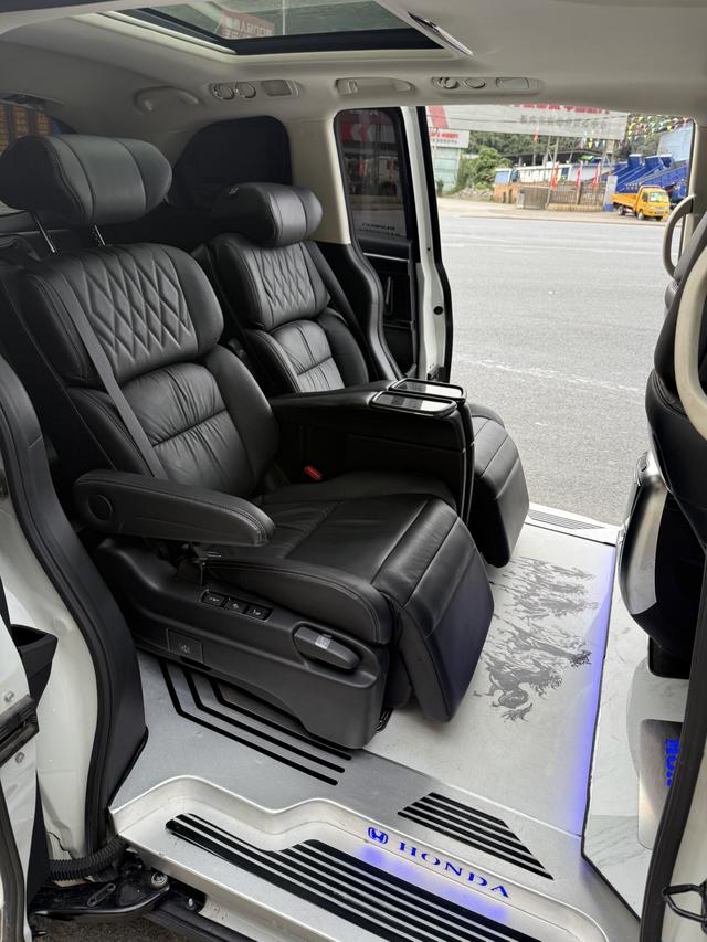 Honda Elysion 2019 thumb 12