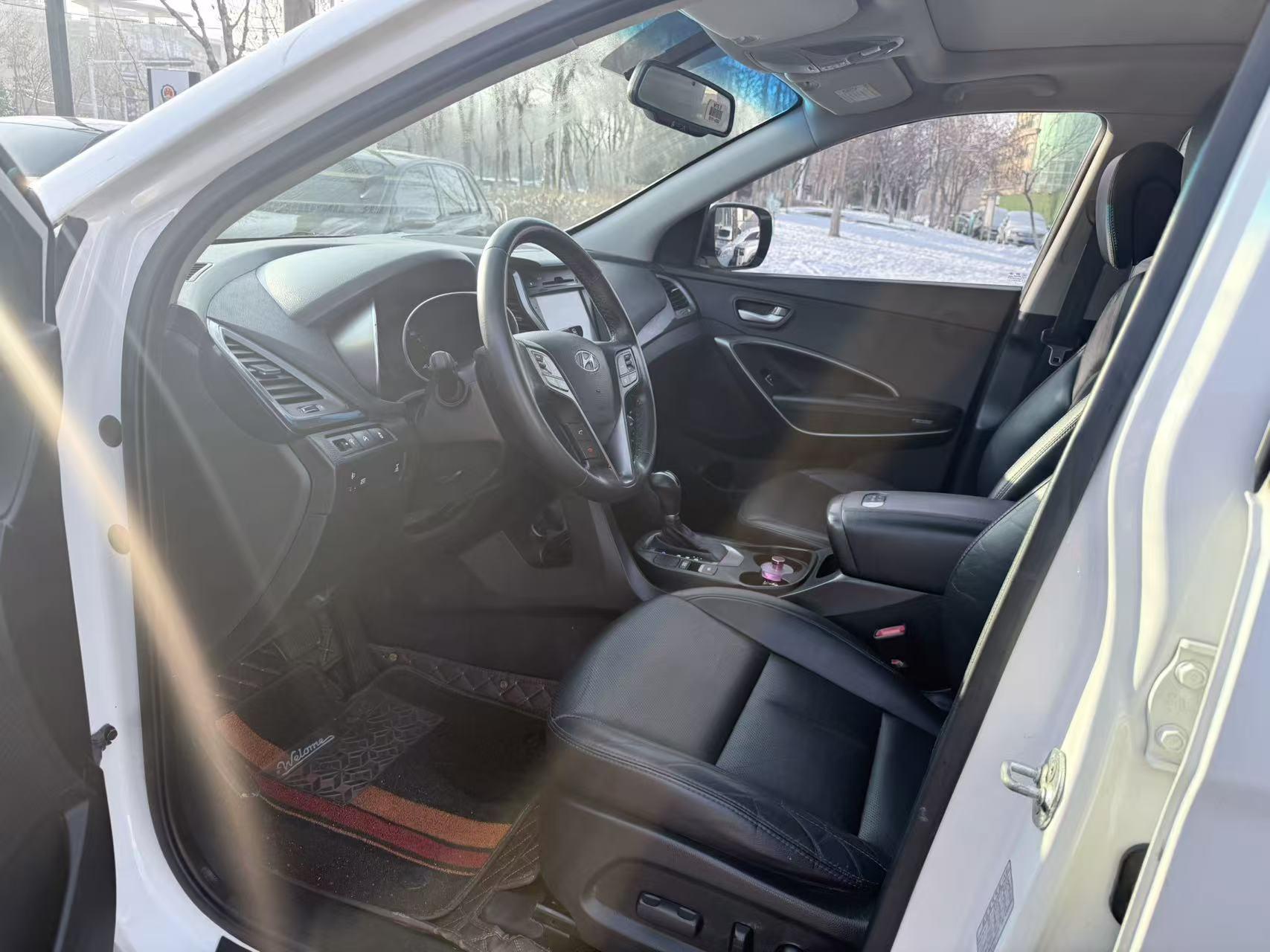 Hyundai Santa Fe 2016 thumb 6
