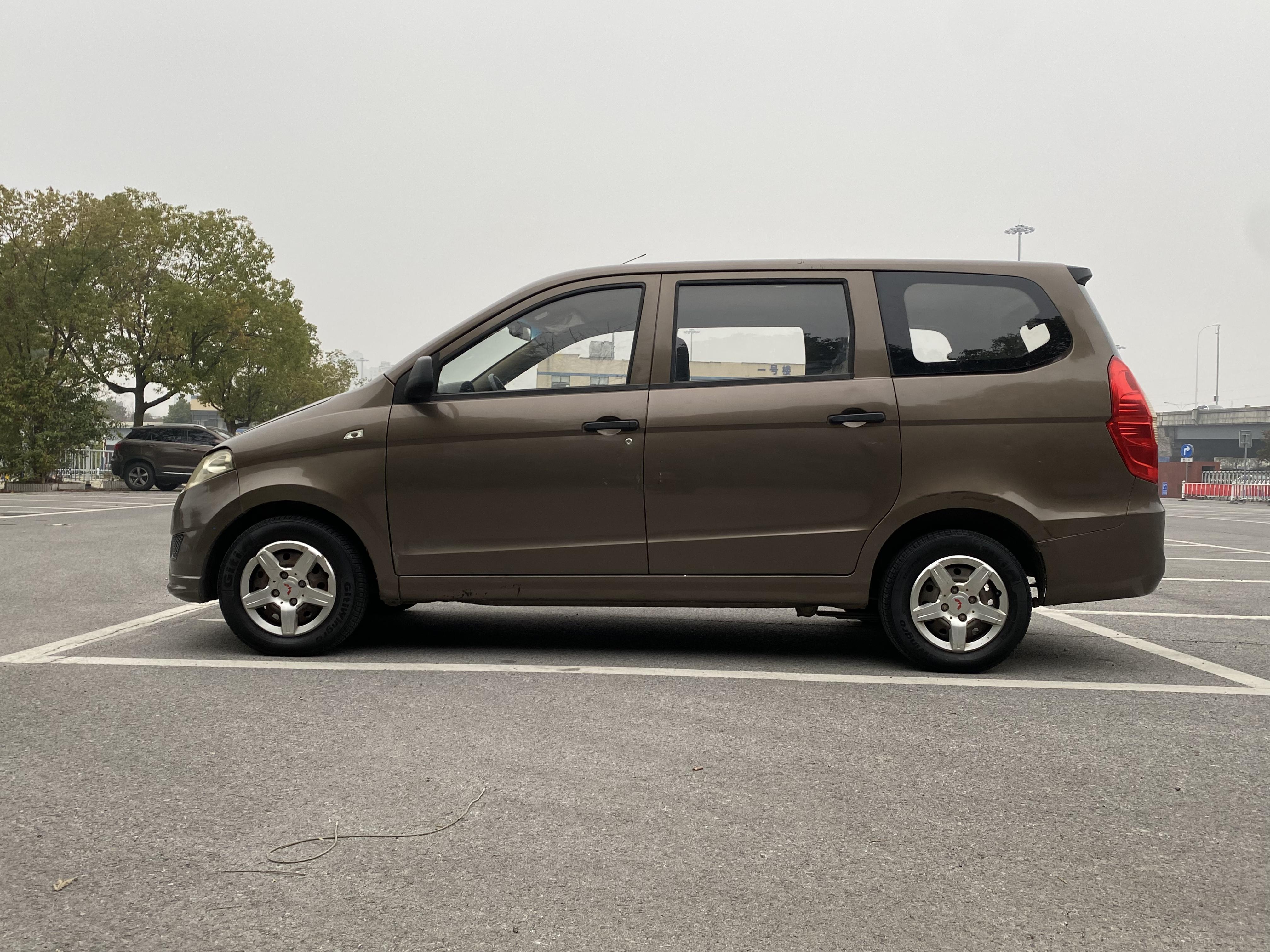 Wuling Hong Guang 2017 thumb 2
