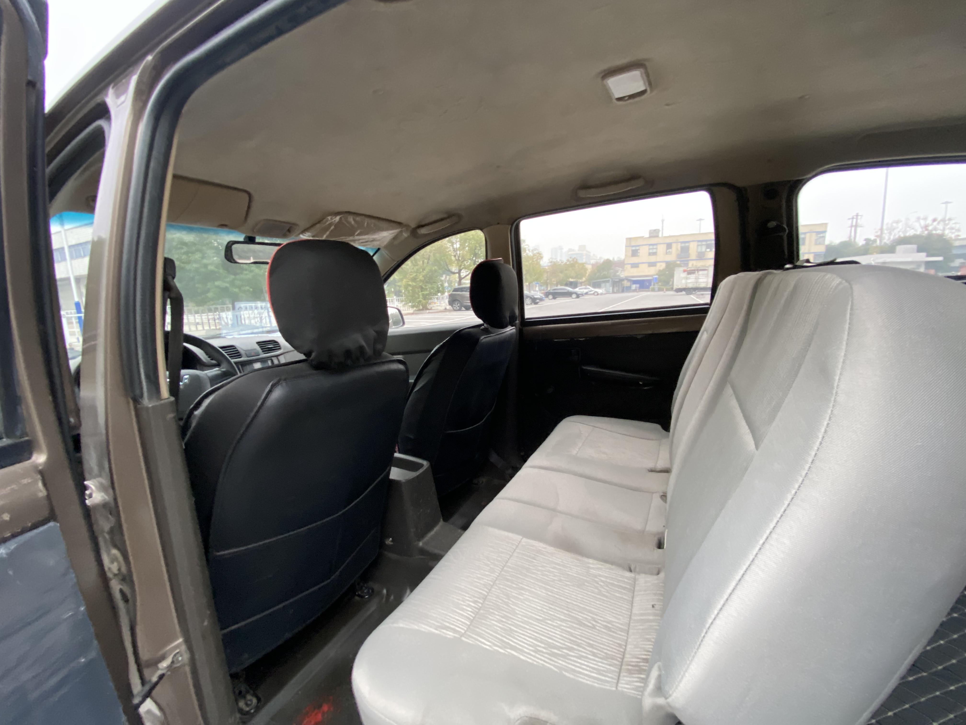 Wuling Hong Guang 2017 thumb 8