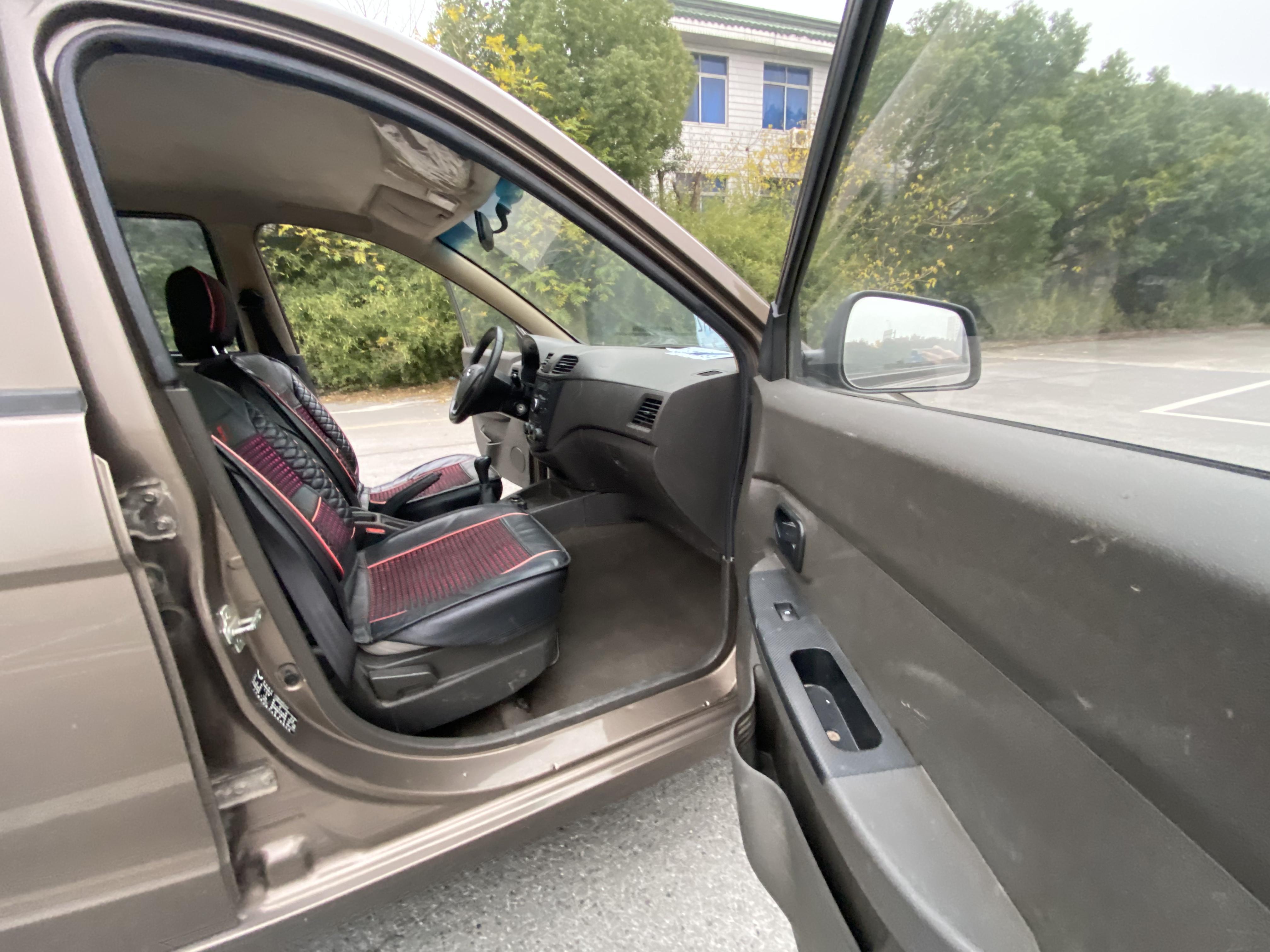 Wuling Hong Guang 2017 thumb 10