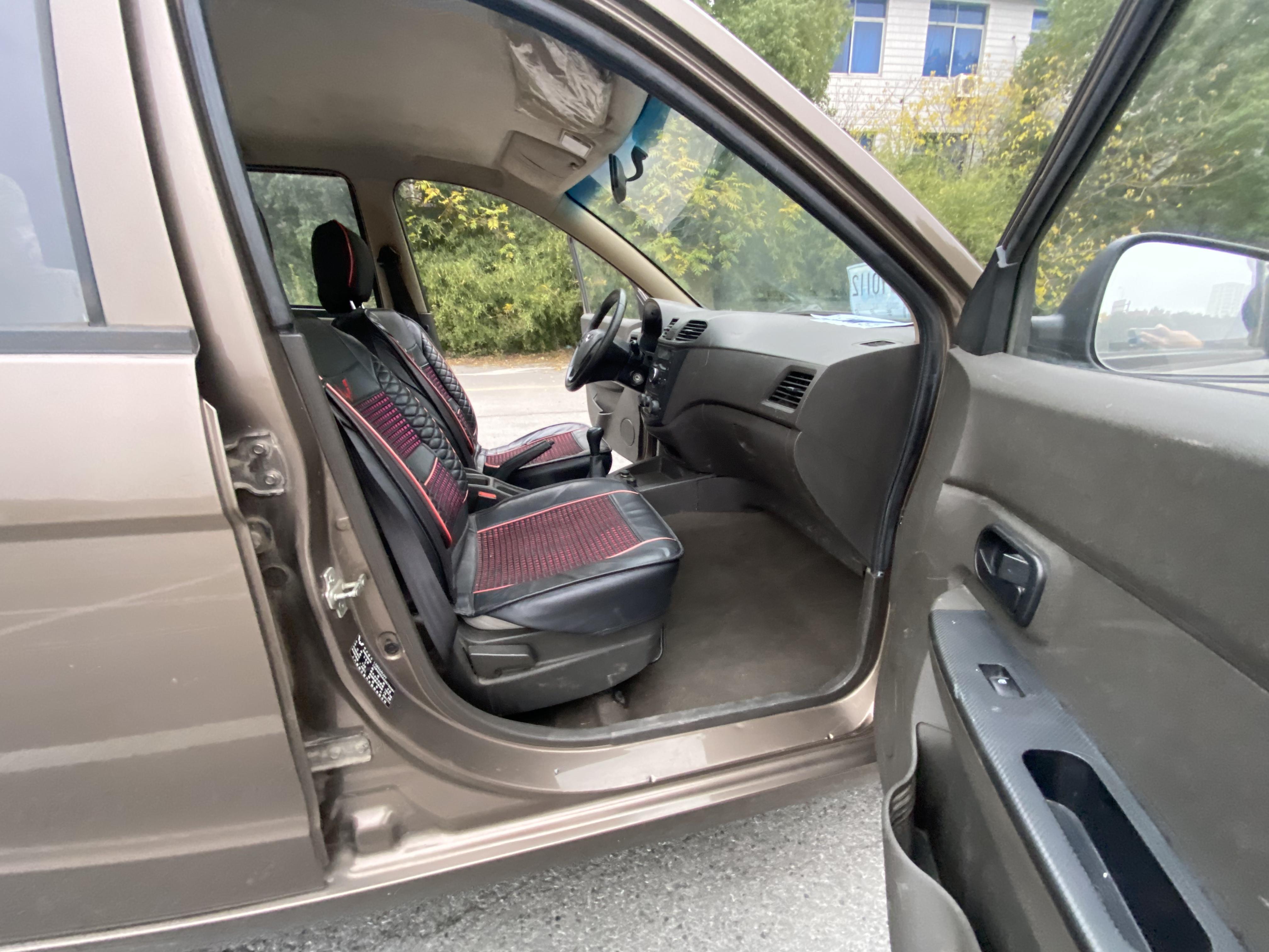 Wuling Hong Guang 2017 thumb 12