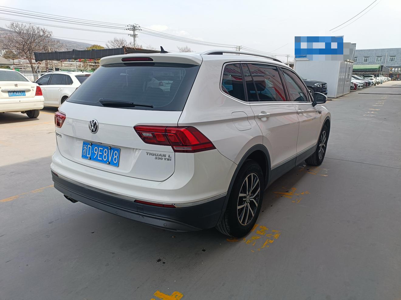 Volkswagen Tiguan 2018 thumb 4