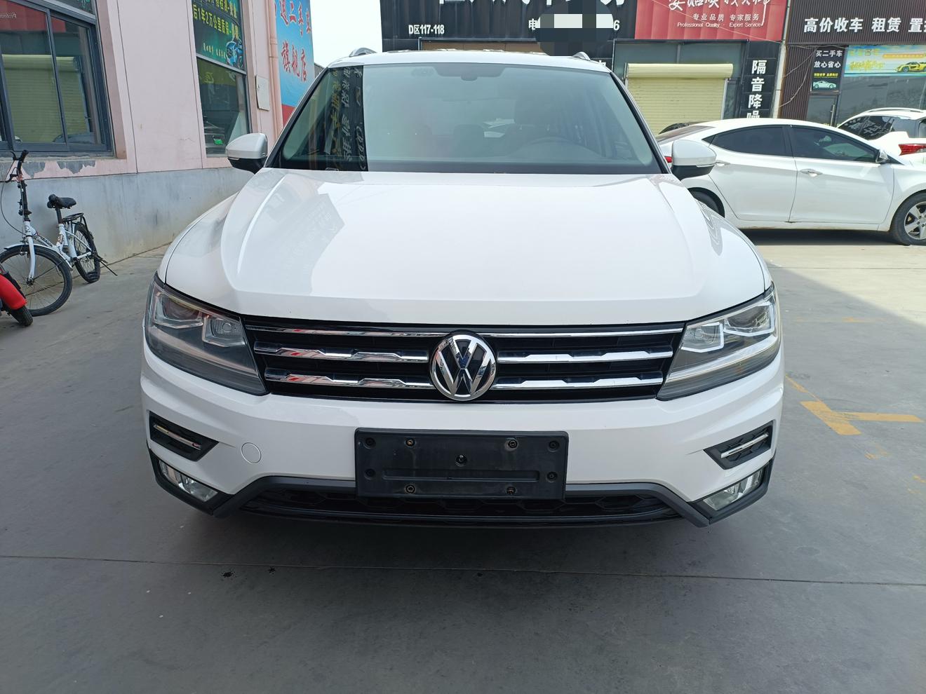 Volkswagen Tiguan 2018 thumb 9