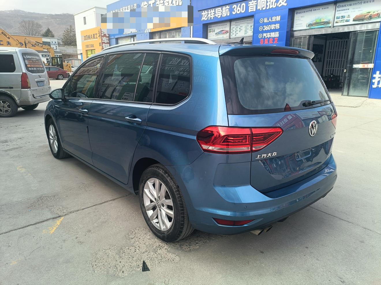 Volkswagen Touran 2018 thumb 2