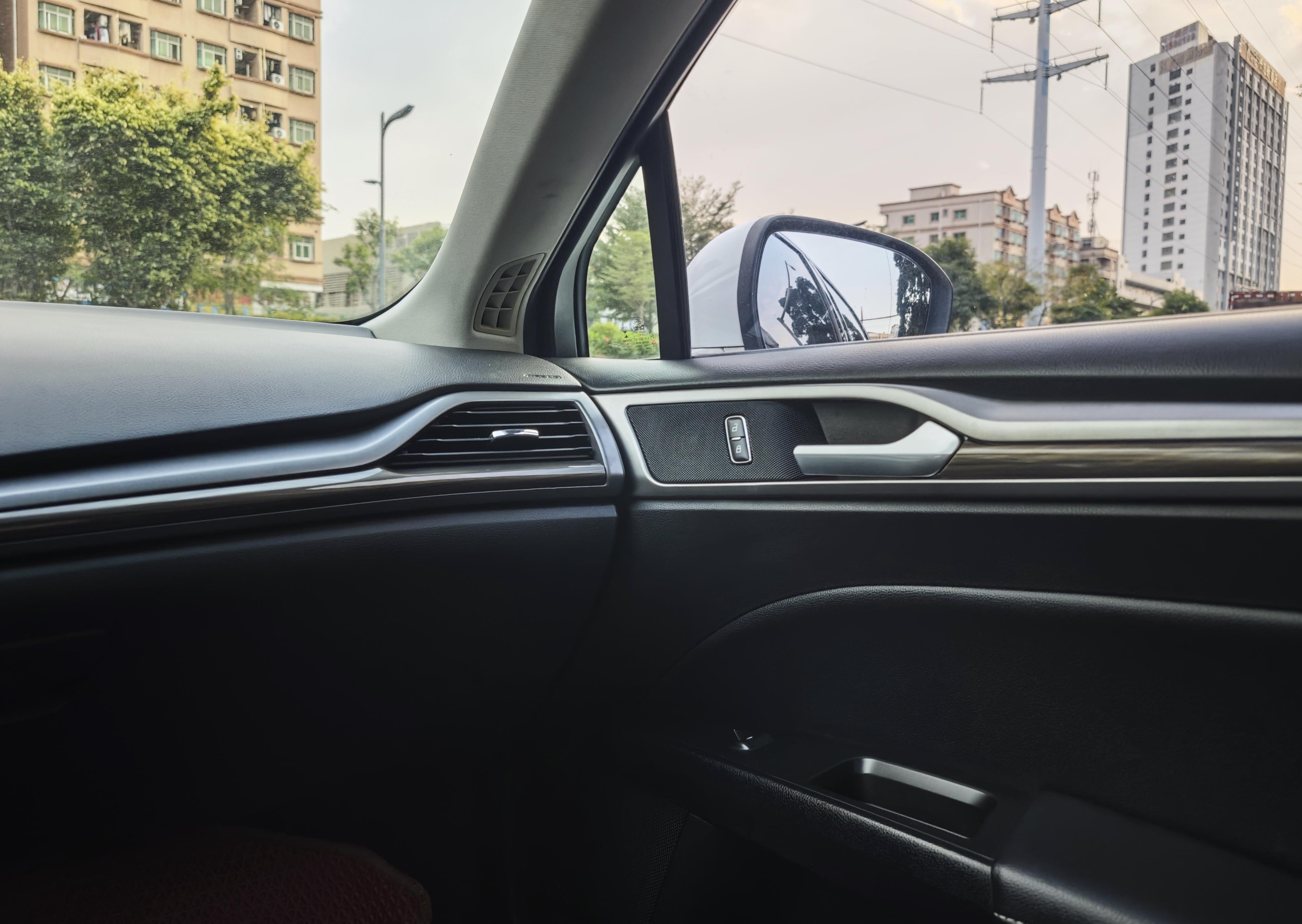 Ford Mondeo 2018 thumb 11