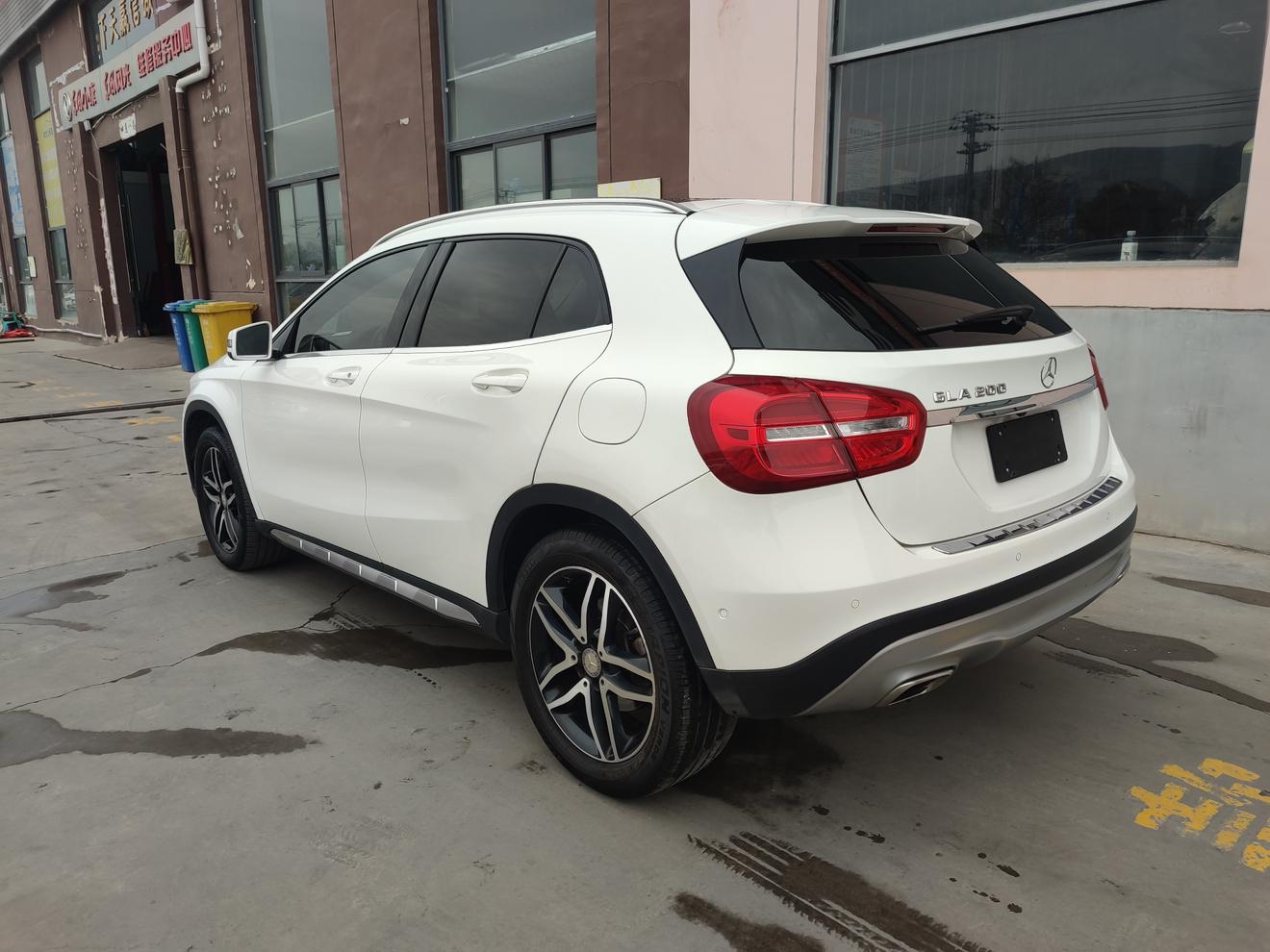 Mercedes-Benz GLA 2016 thumb 2