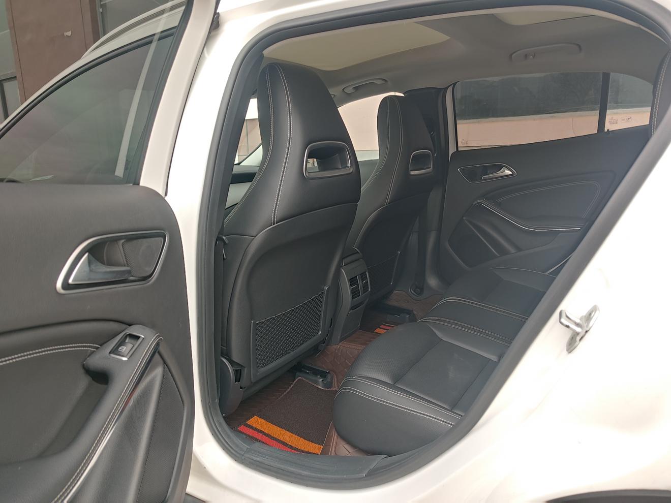 Mercedes-Benz GLA 2016 thumb 7