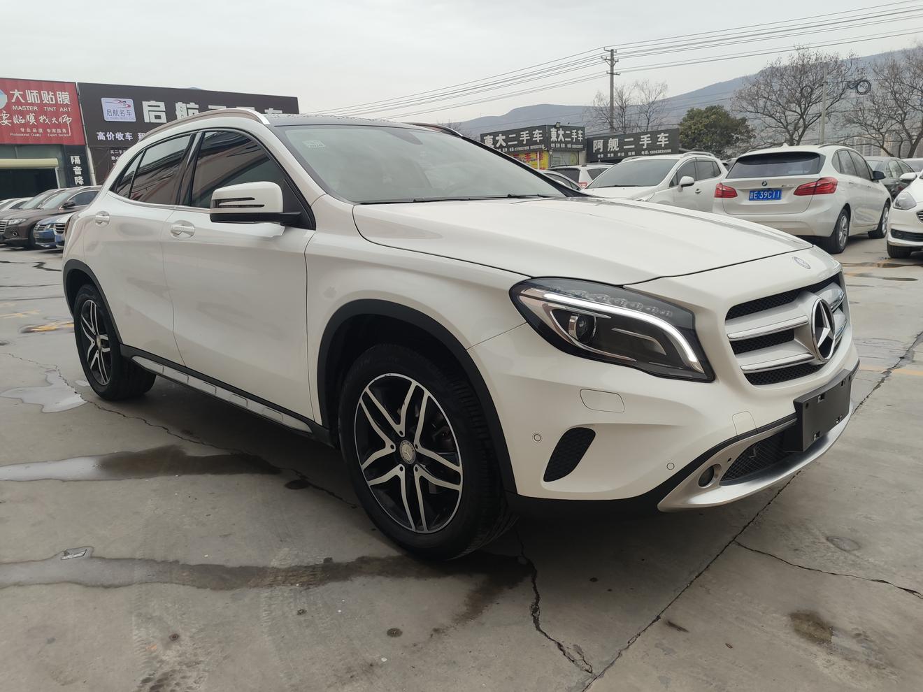 Mercedes-Benz GLA 2016 thumb 10