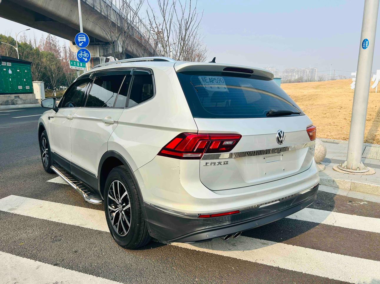 Volkswagen Tiguan 2018 thumb 3
