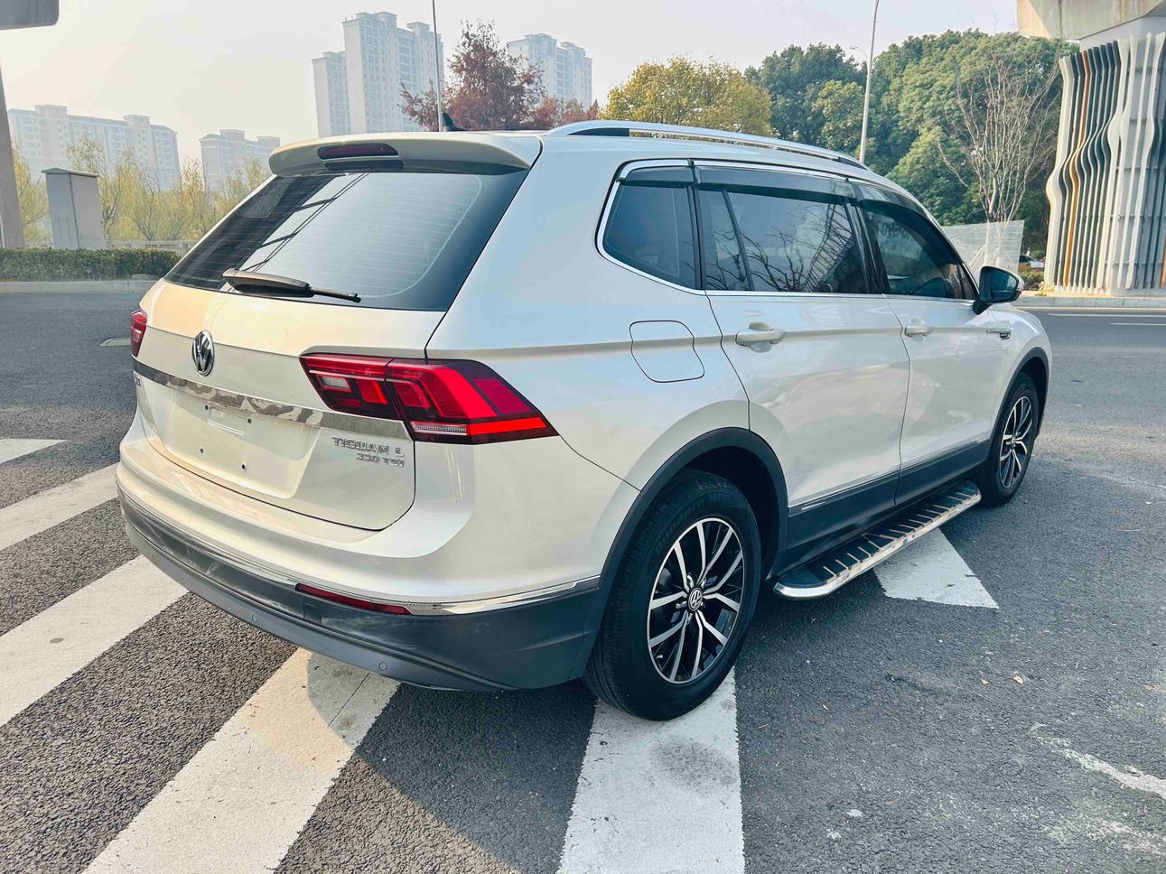 Volkswagen Tiguan 2018 thumb 5