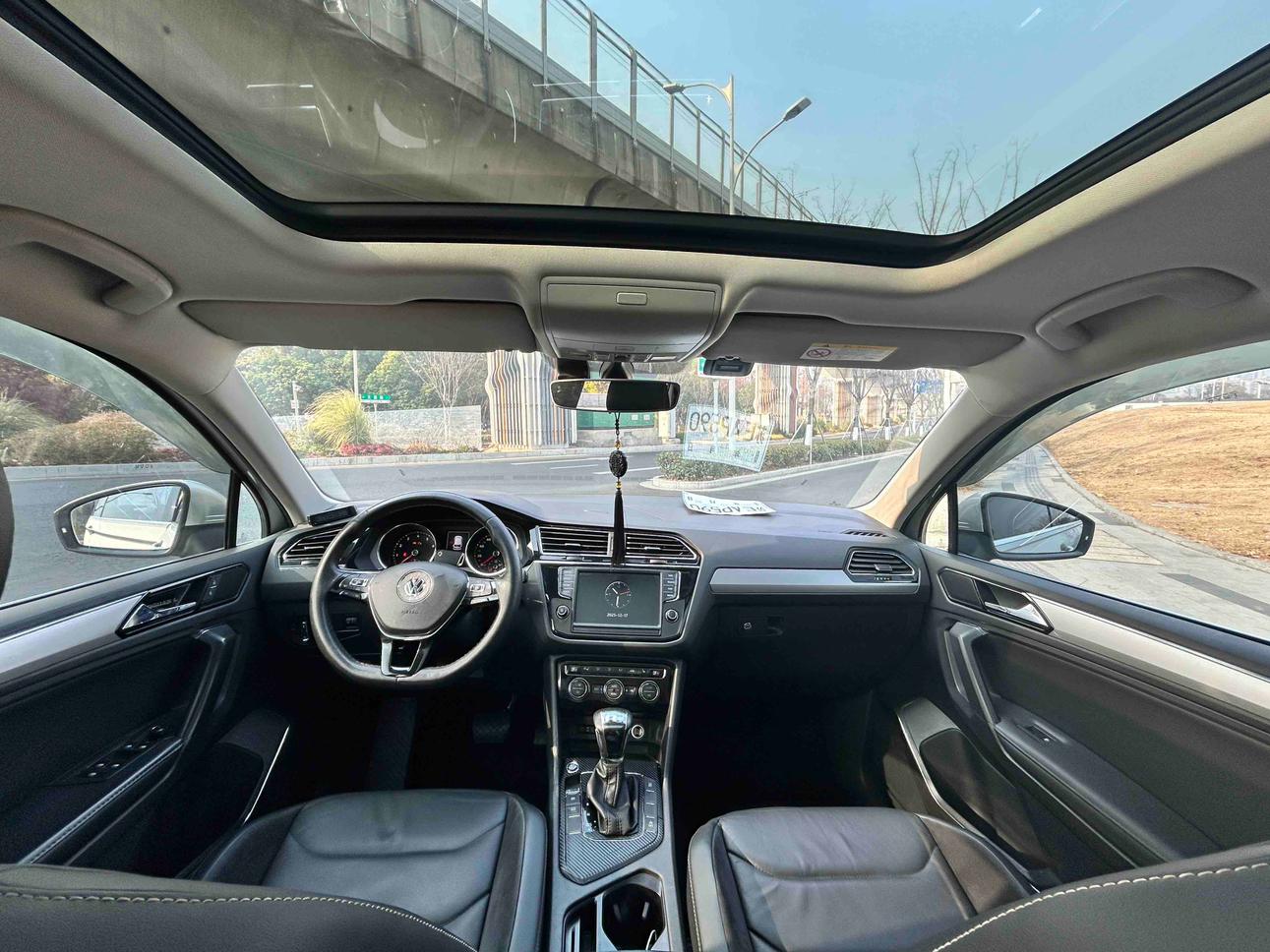 Volkswagen Tiguan 2018 thumb 9