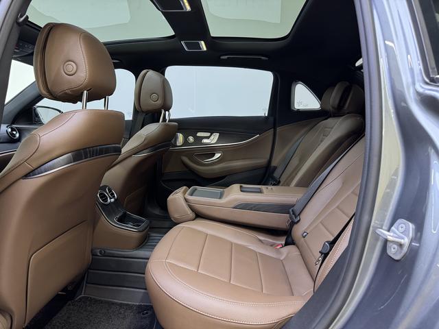 Mercedes-Benz E-Class 2021 thumb 10
