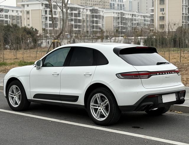 Porsche Macan 2023 thumb 9