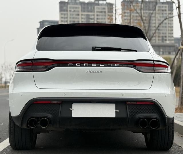 Porsche Macan 2023 thumb 10