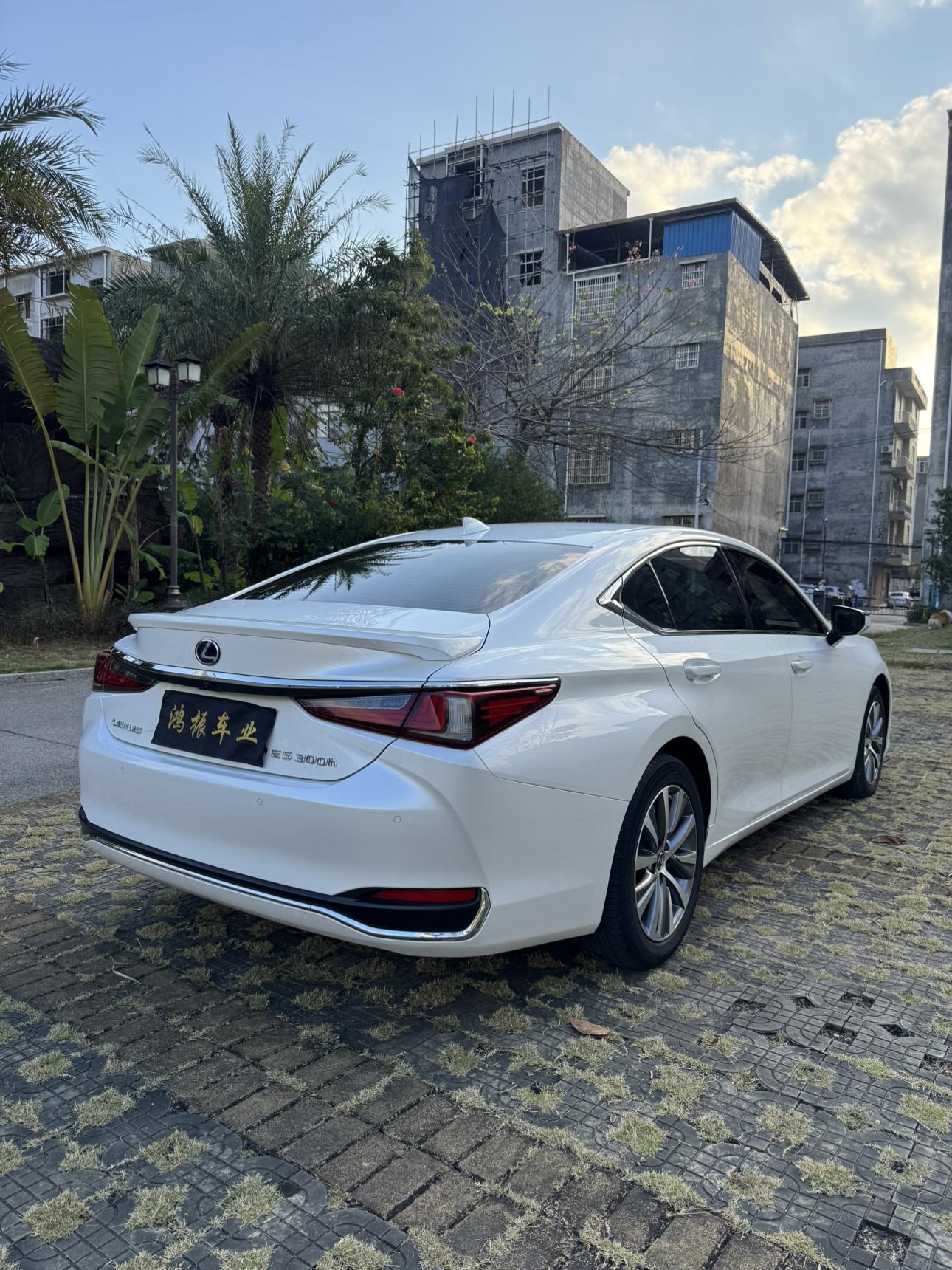 Lexus ES 2019 thumb 4