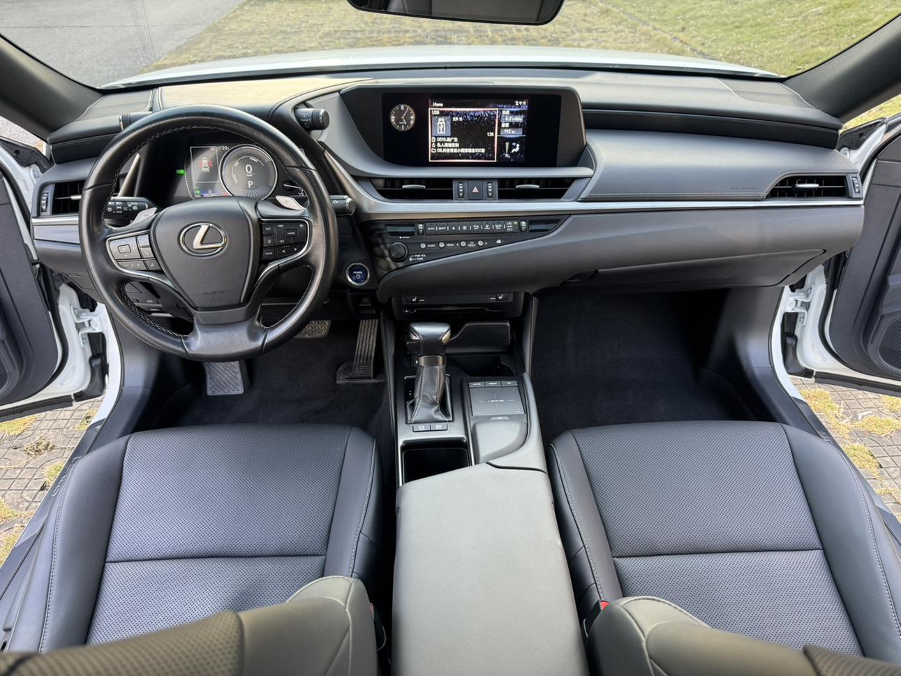 Lexus ES 2019 thumb 11