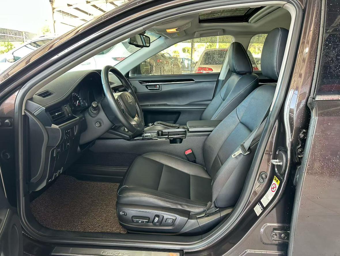 Lexus ES 2014 thumb 5