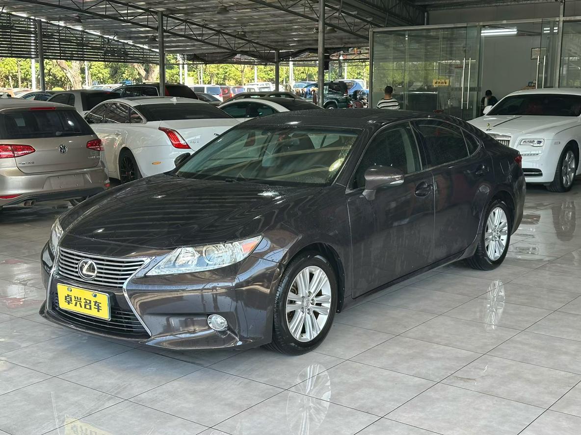 Lexus ES 2014 thumb 8
