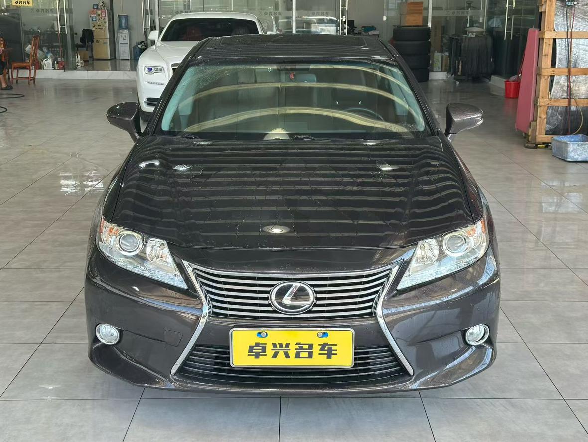 Lexus ES 2014 thumb 9