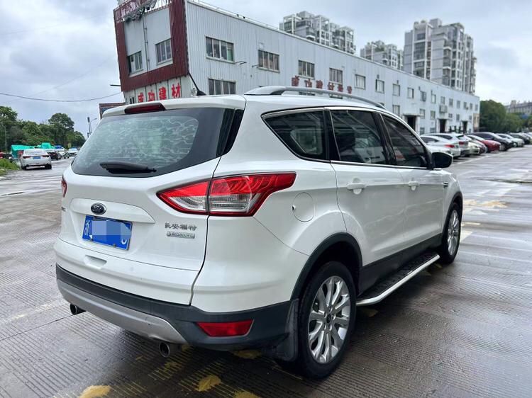 Ford Kuga 2015 thumb 3