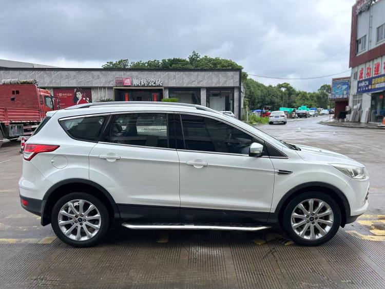 Ford Kuga 2015 thumb 4