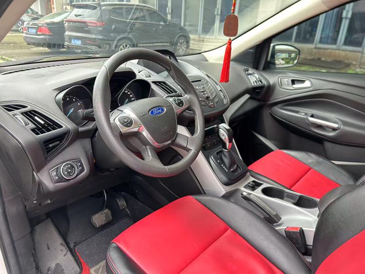 Ford Kuga 2015 thumb 6