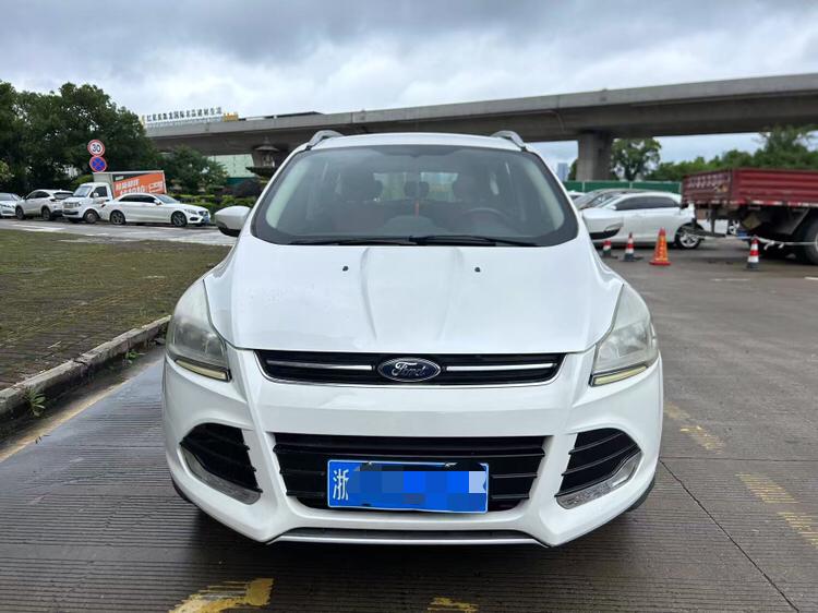 Ford Kuga 2015 thumb 9