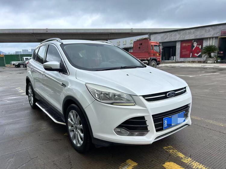 Ford Kuga 2015 thumb 10