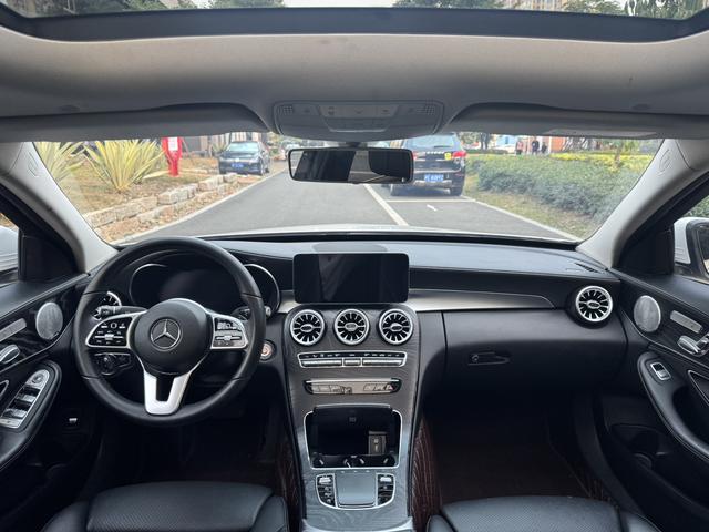 Mercedes-Benz C-Class 2019 thumb 3