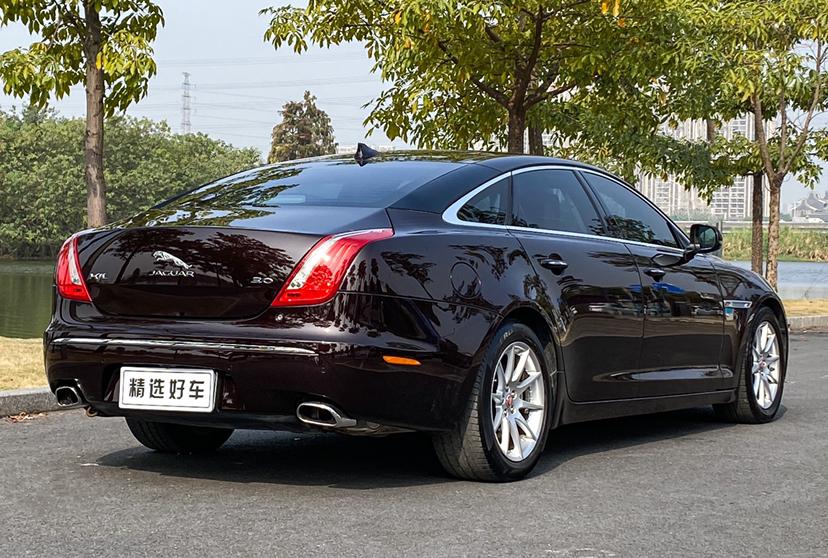 Jaguar XJ 2015 thumb 4