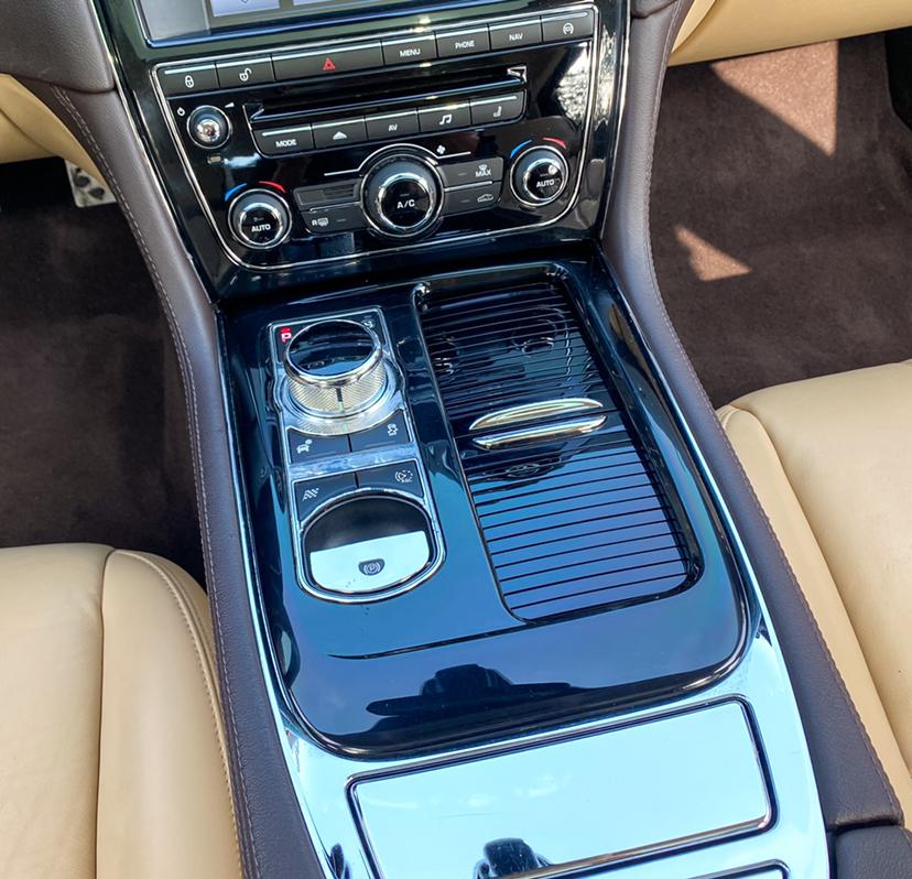 Jaguar XJ 2015 thumb 5