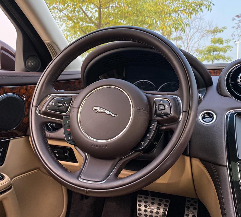 Jaguar XJ 2015 thumb 8