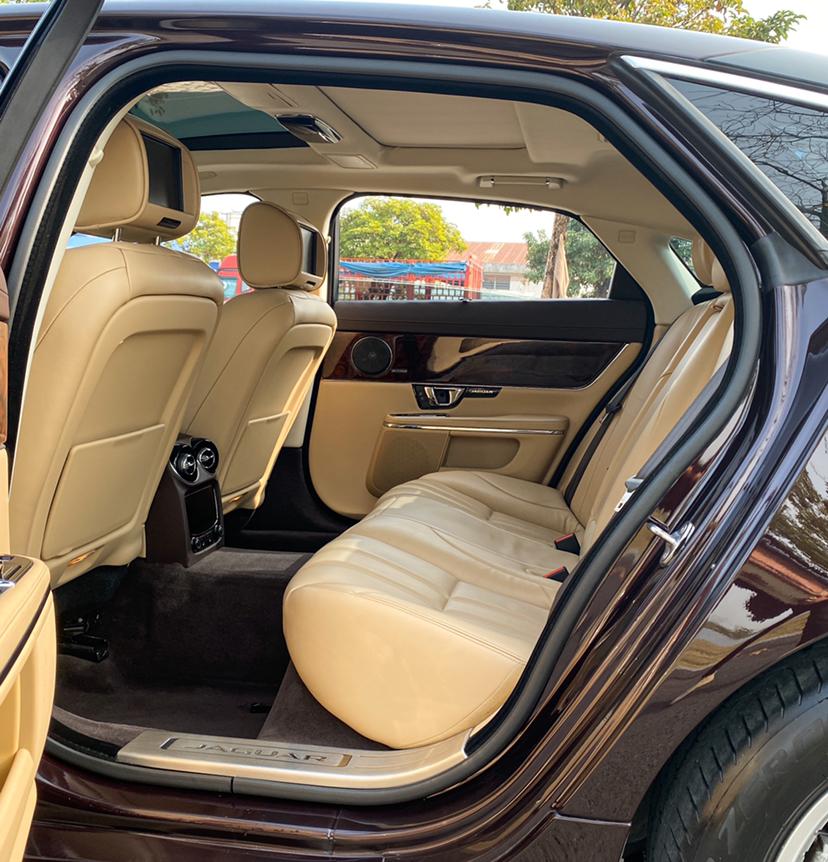 Jaguar XJ 2015 thumb 10