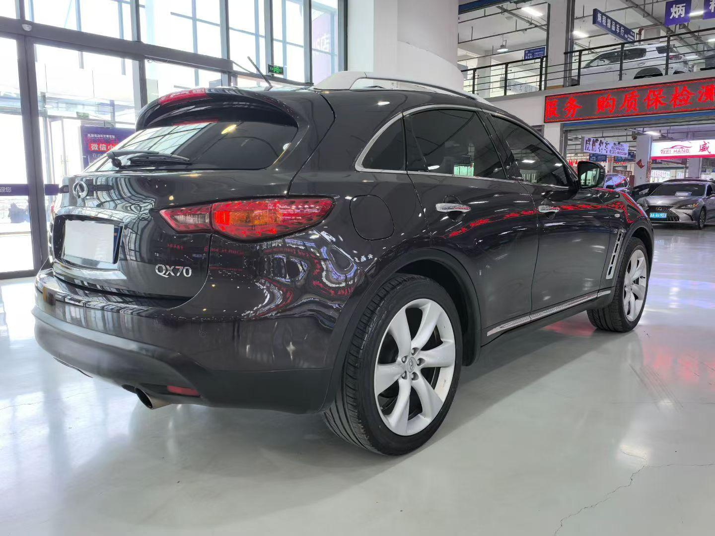 Infiniti QX70 2014 thumb 4