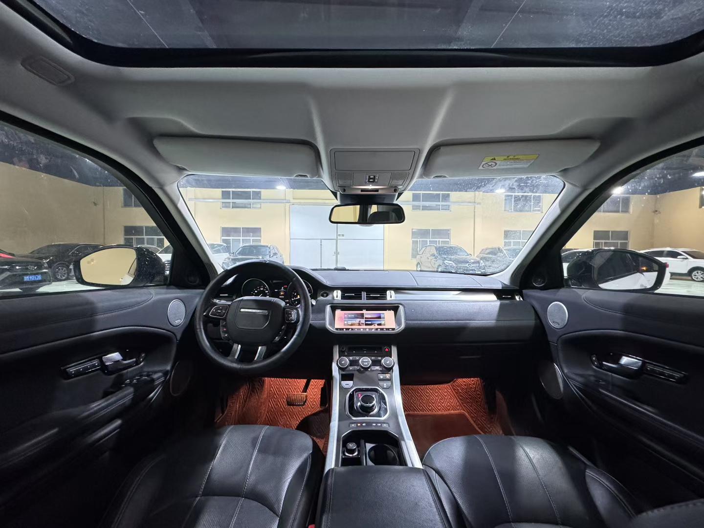 Land Rover Range Rover Velar 2017 thumb 4