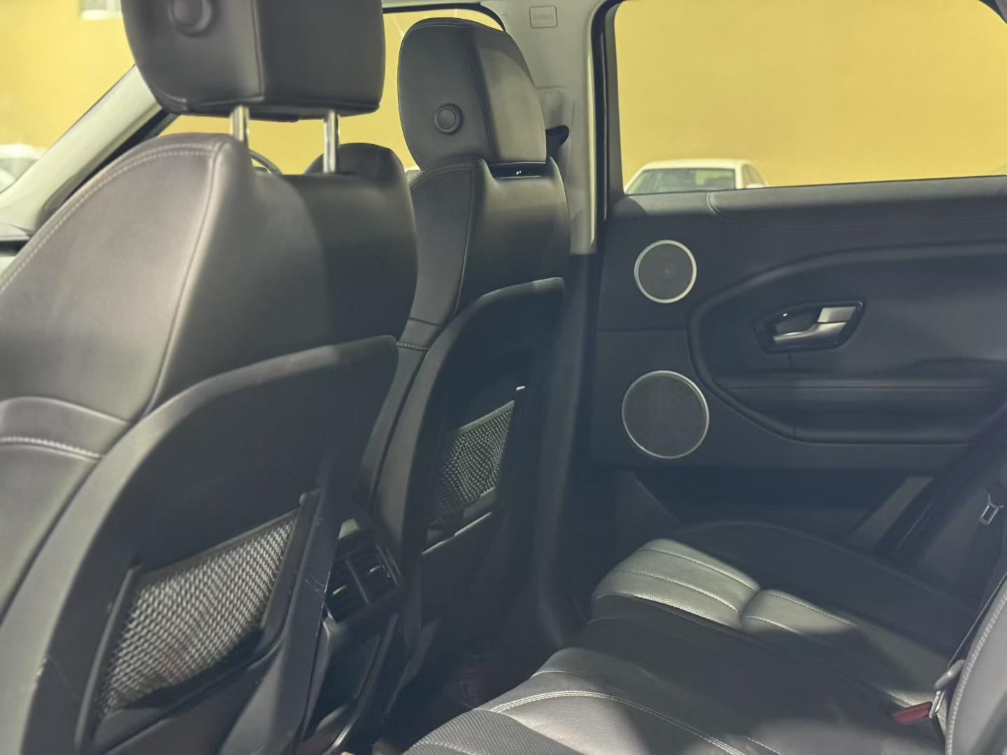 Land Rover Range Rover Velar 2017 thumb 7