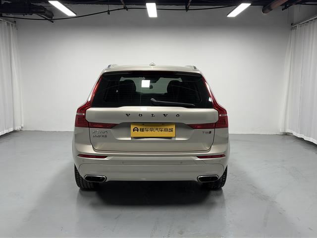 Volvo XC60 2018 thumb 4