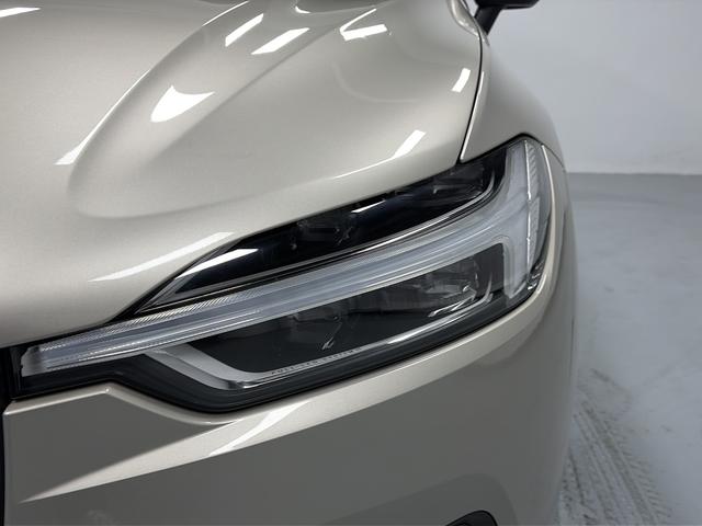 Volvo XC60 2018 thumb 10