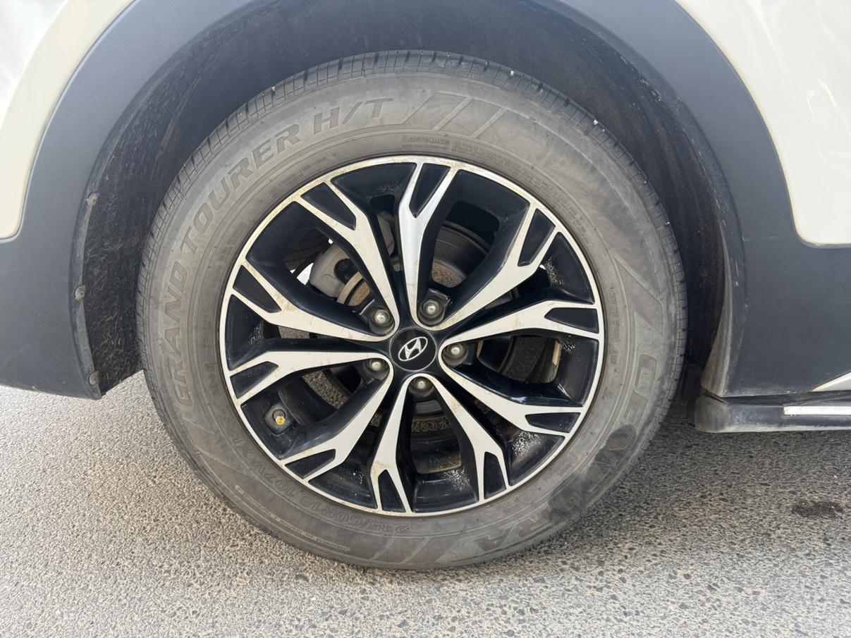 Hyundai Santa Fe 2018 thumb 5