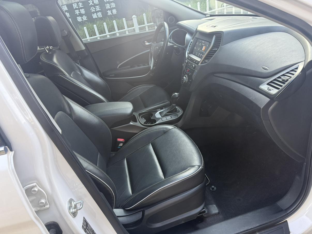 Hyundai Santa Fe 2018 thumb 8