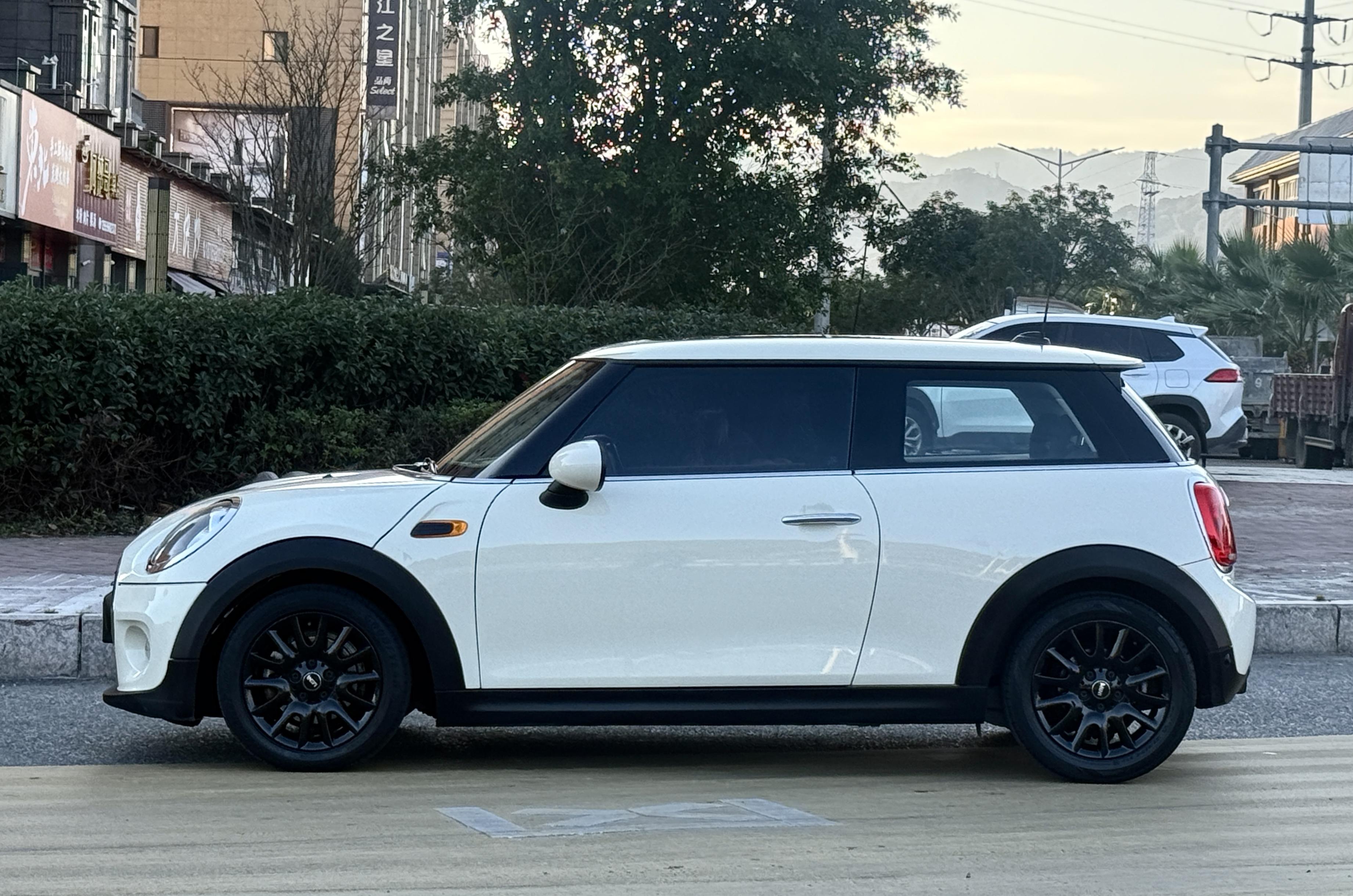 Mini Hatch 2018 thumb 10