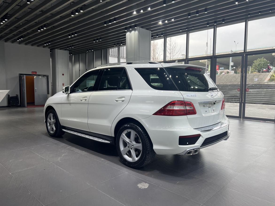 Mercedes-Benz M-Class 2013 thumb 2