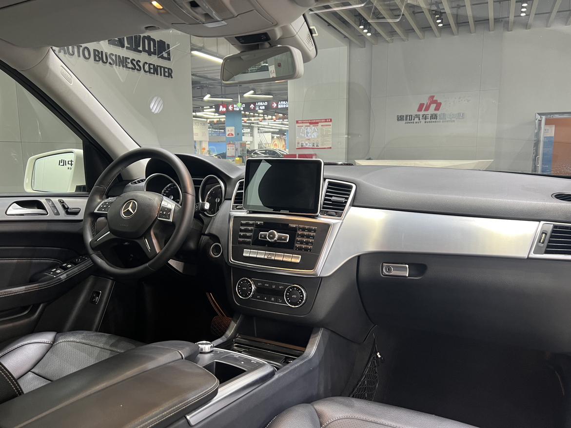 Mercedes-Benz M-Class 2013 thumb 10